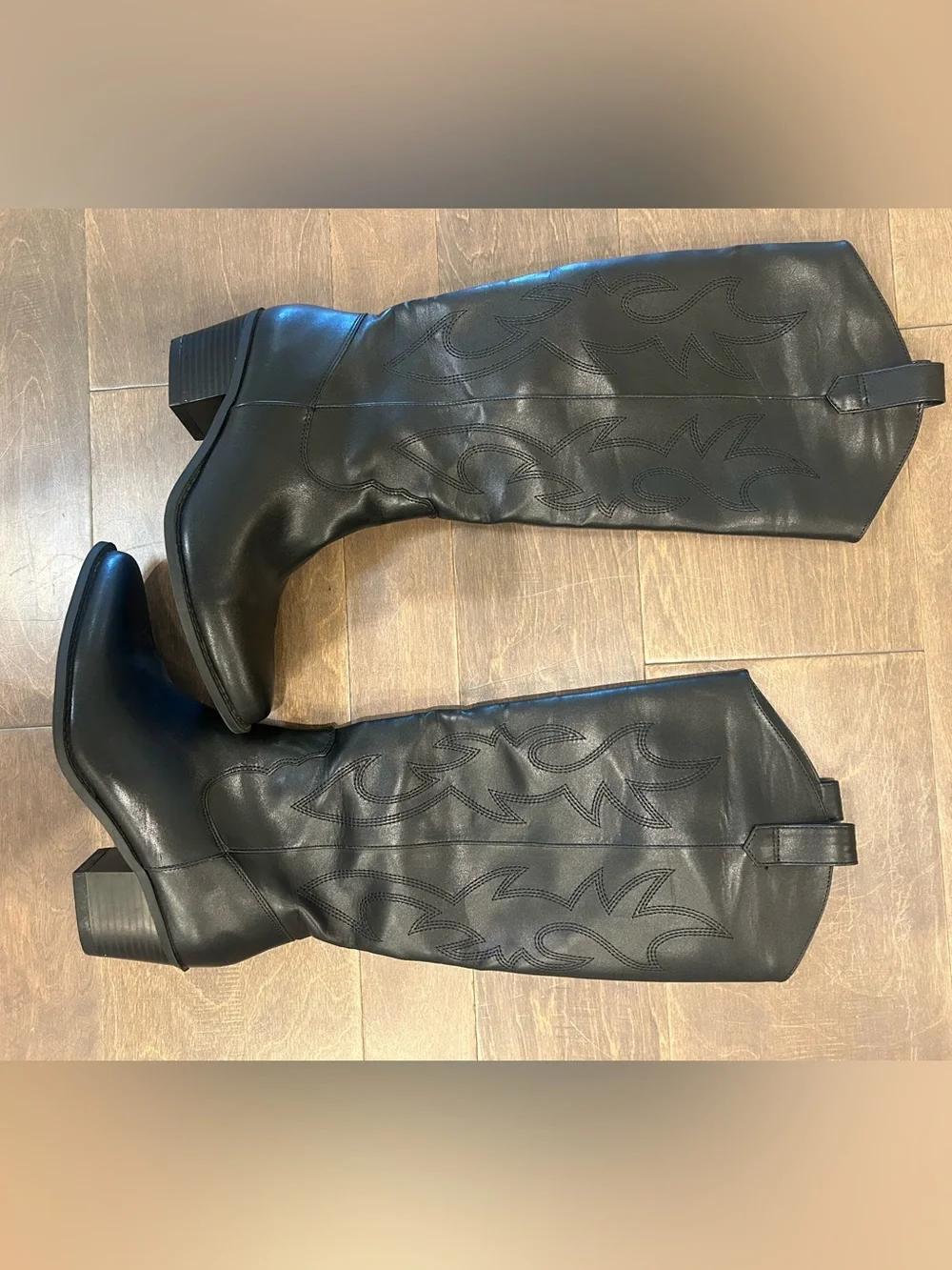 Classic Black Western Knee-High Boots - Sleek Leather Style
